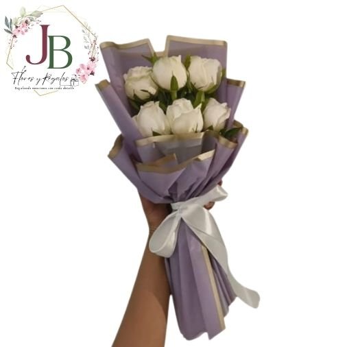 RAMO EN ESCALA DE 6 ROSAS"