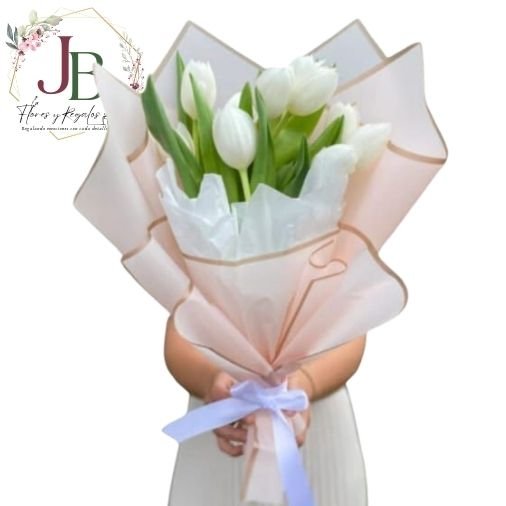 RAMO DE 5 TULIPANES BLANCOS"