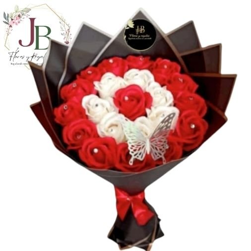 RAMO DE 22 ROSAS ETERNAS"