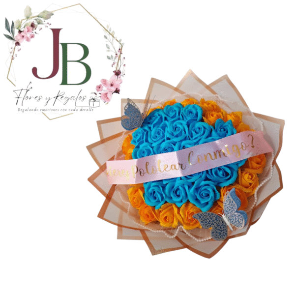 RAMO 50 ROSAS ETERNAS EN FORMA DE CORAZON CON CINTA